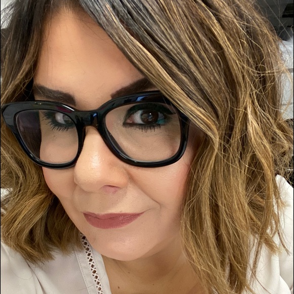 Meet your Posher, Raquel - Picture 3 of 10